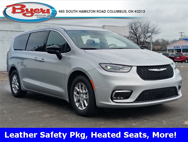 2026 Chrysler Pacifica Select's photo