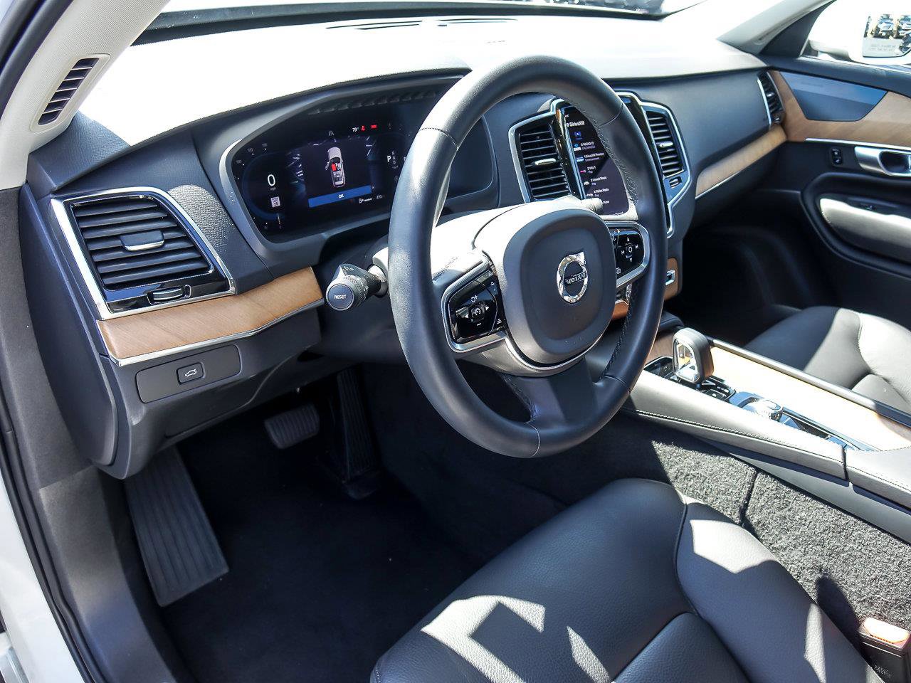 2024 VOLVO XC90 - Image 13