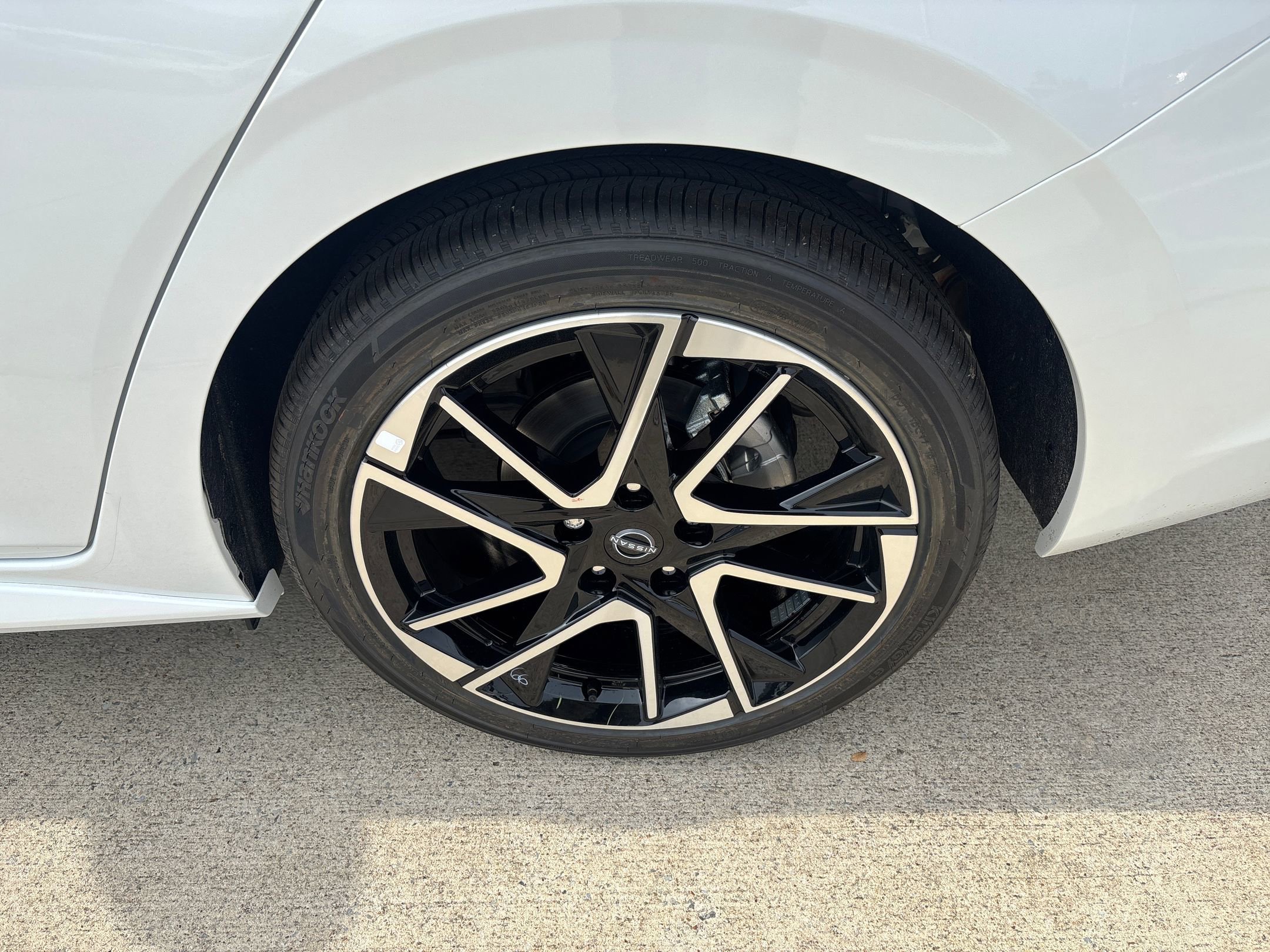 2025 Nissan Sentra SR photo 12