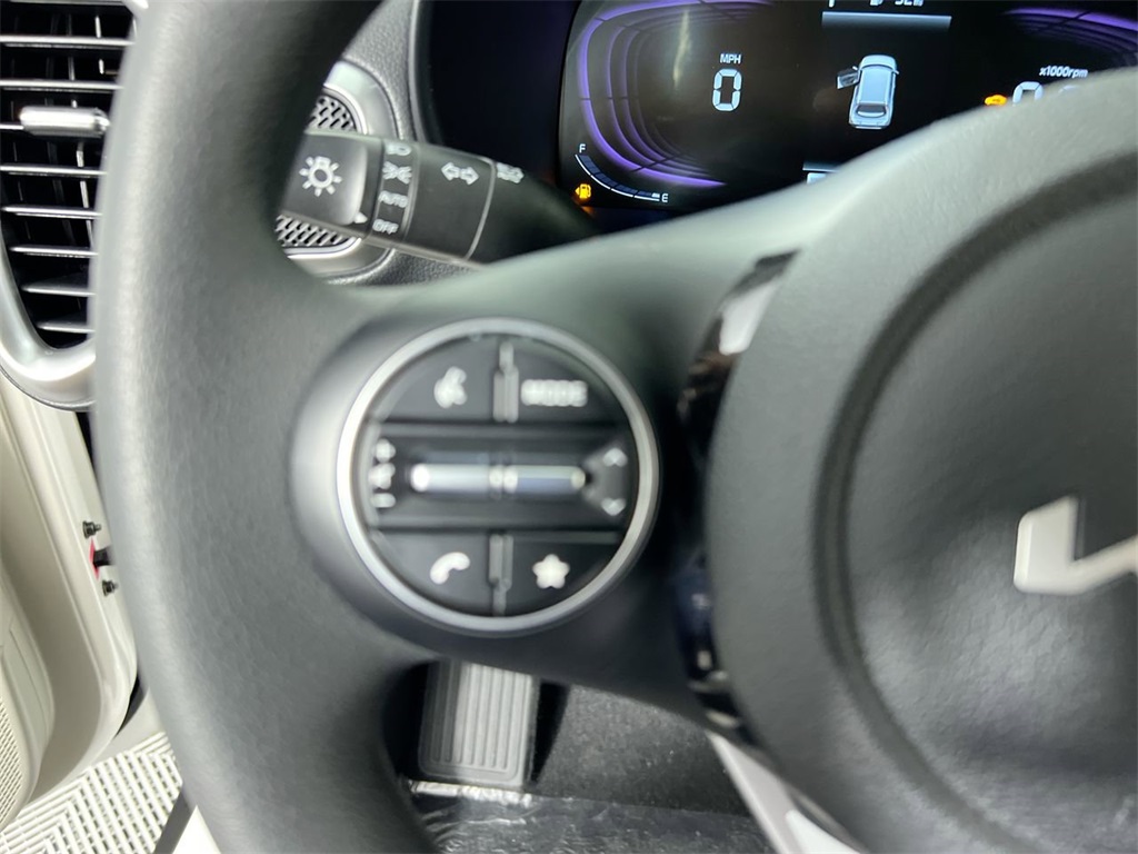 2025 Kia Soul LX S photo 16