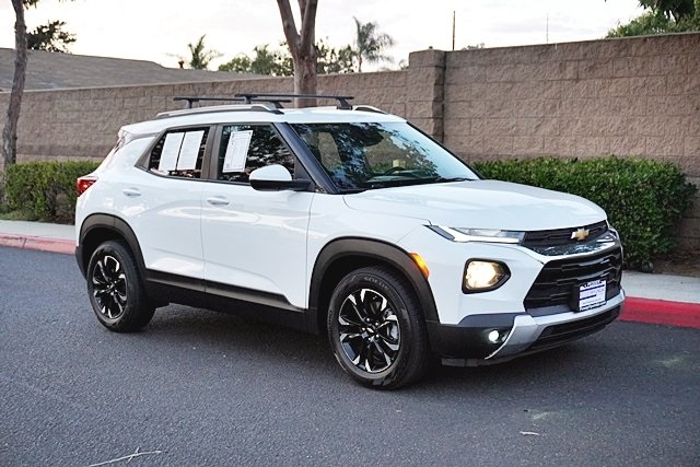 Used 2022 White Chevrolet LT image 5
