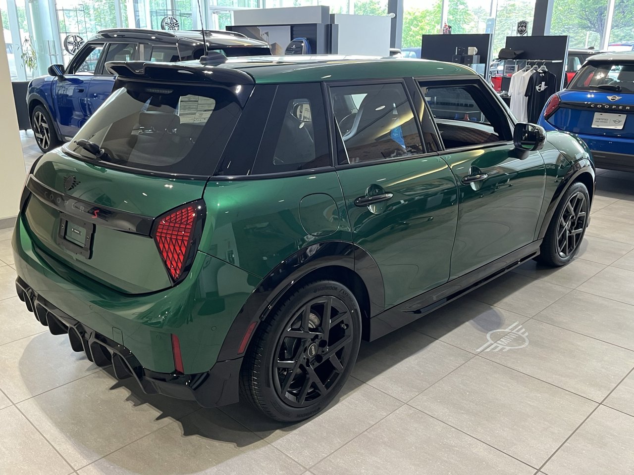 2025 Mini Cooper 2 Door Iconic Hardtop S photo 4