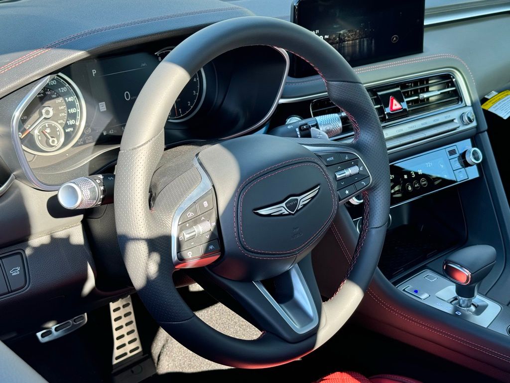 2025 Genesis G70 3.3T Sport Advanced photo 18