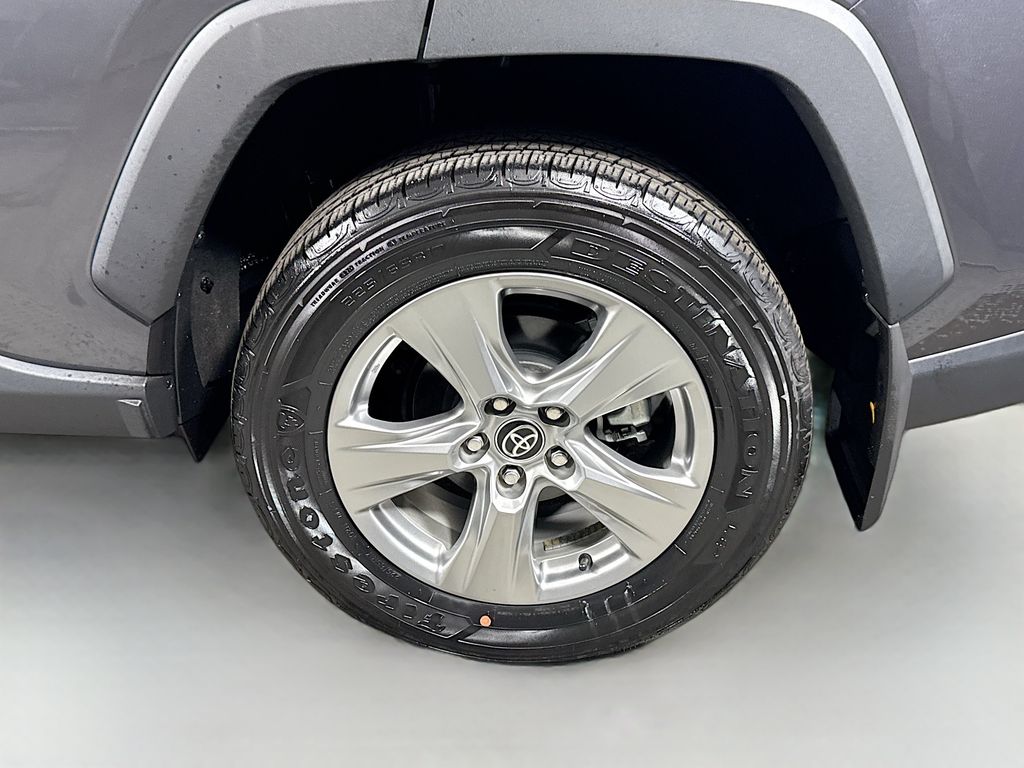 2023 Toyota RAV4 XLE photo 23