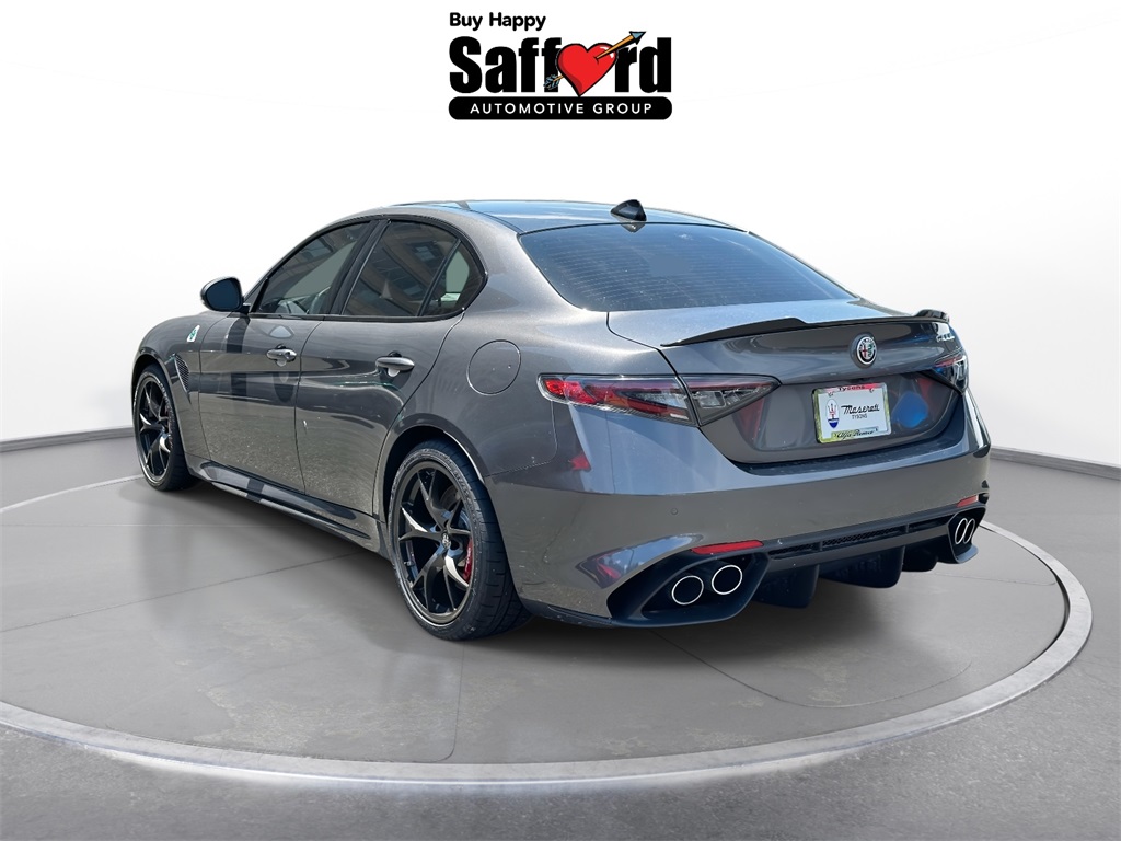 2024 Alfa Romeo Giulia Quadrifoglio photo 17