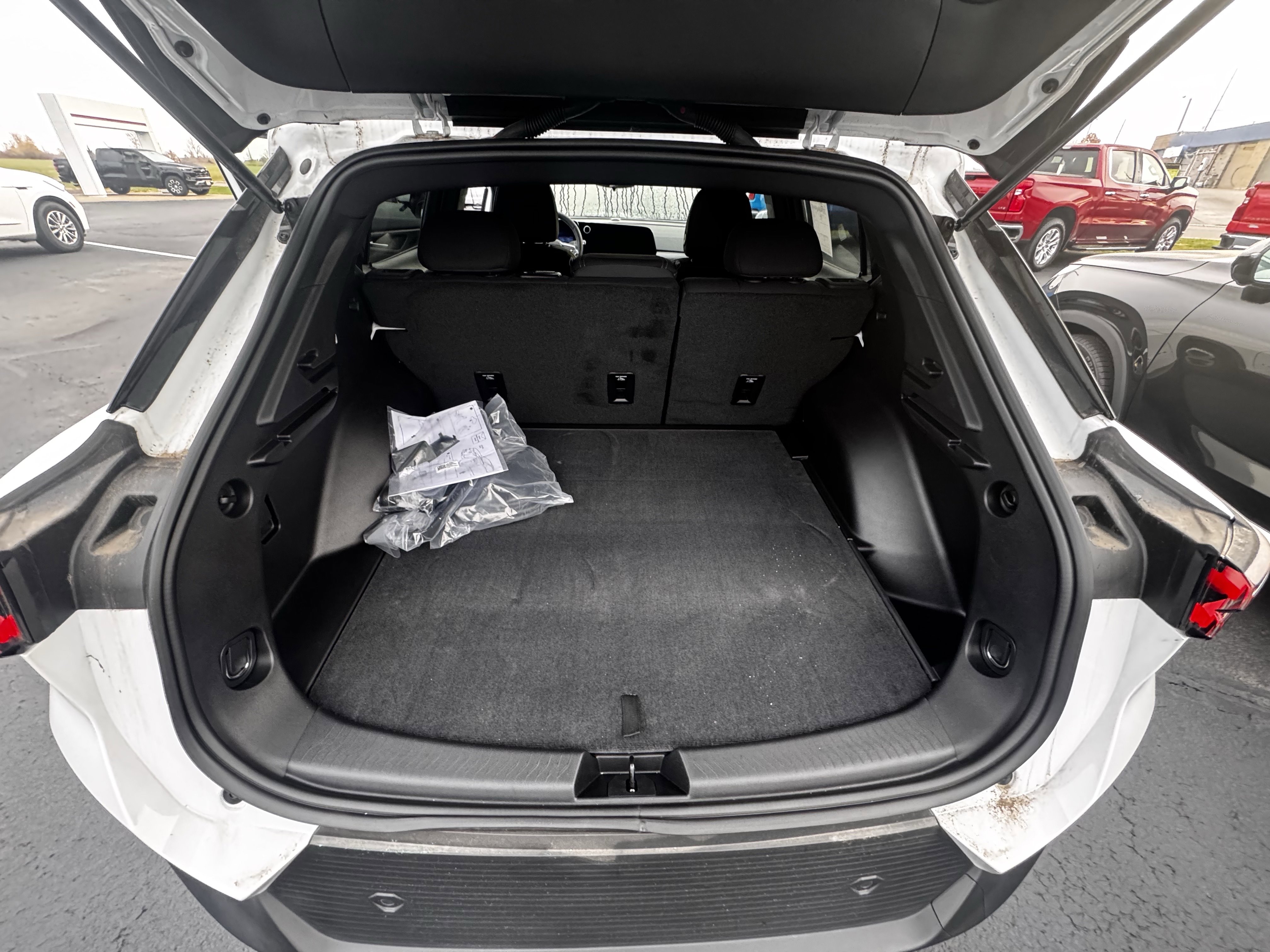 2025 Chevrolet Equinox EV 1LT photo 3