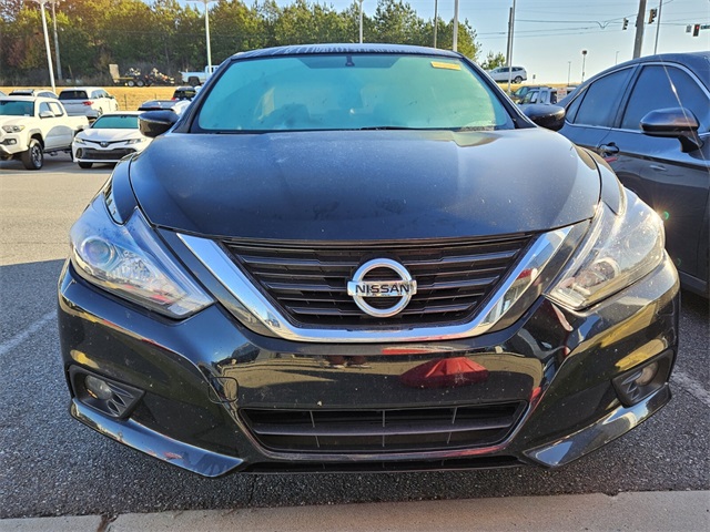 2016 Nissan Altima 2.5 SR photo 2