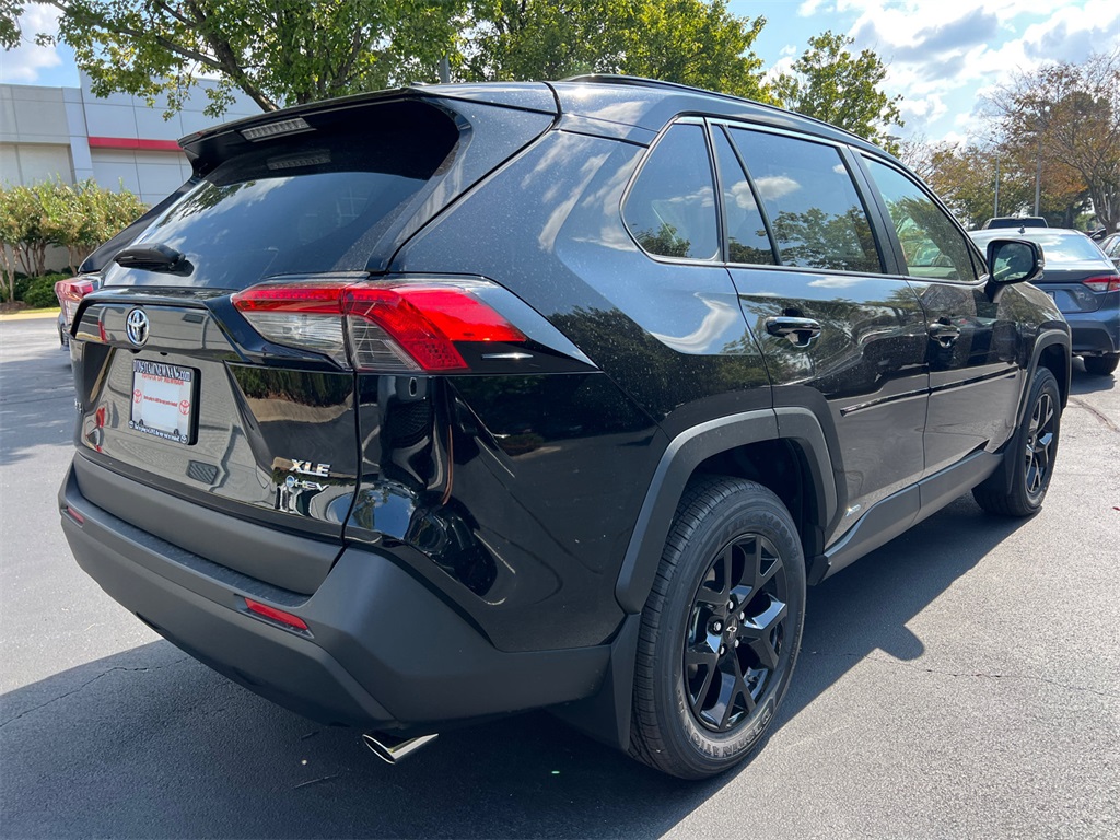 2025 Toyota RAV4 Hybrid XLE photo 3