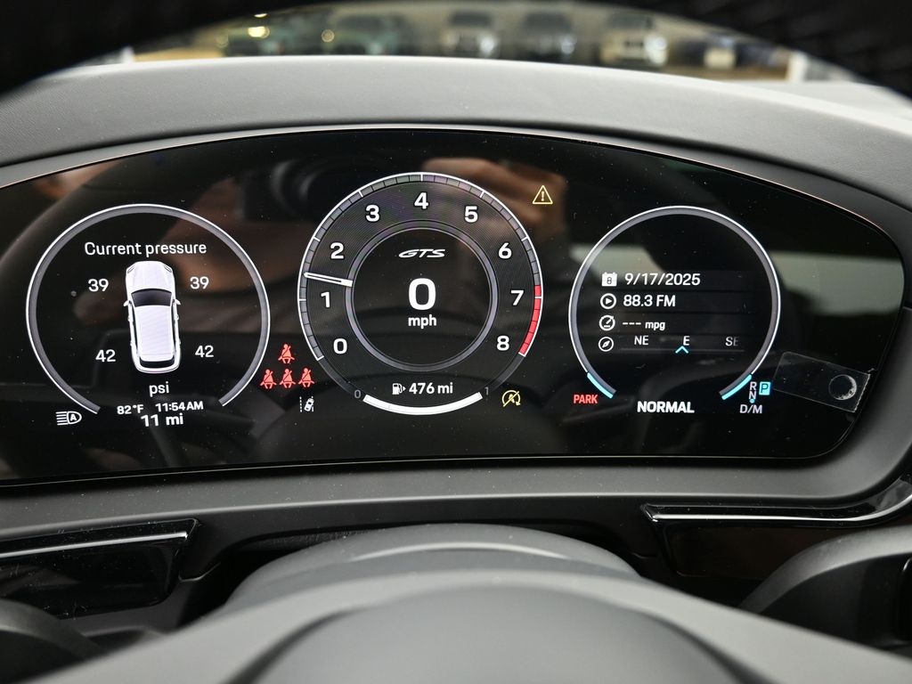 2026 Porsche Cayenne GTS photo 21