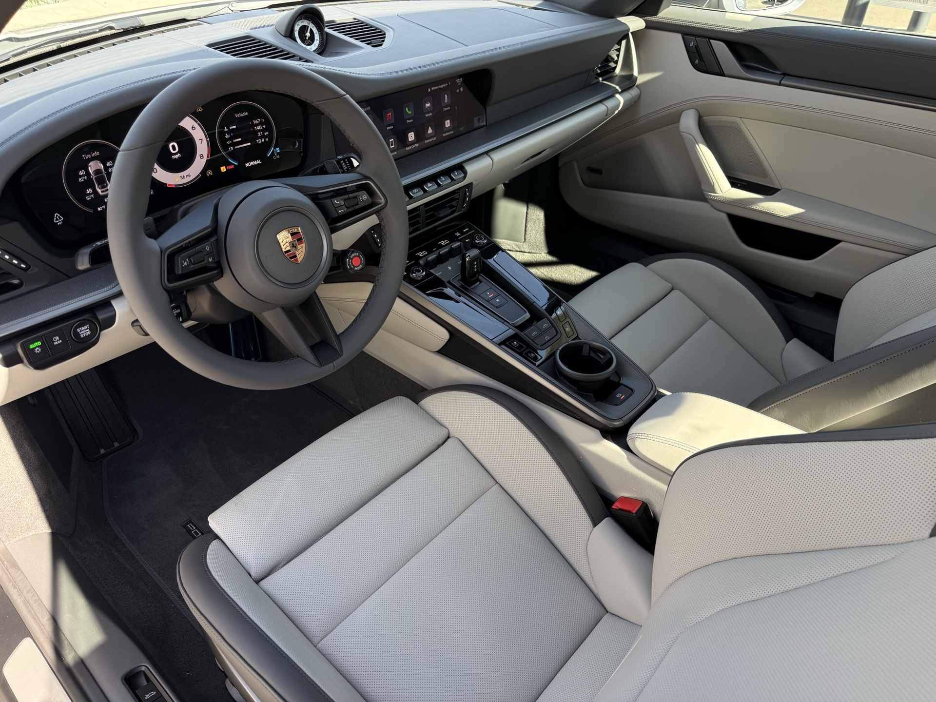 2026 Porsche 911 T photo 4