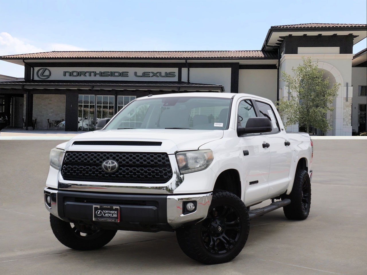 2019 Toyota Tundra SR5's photo