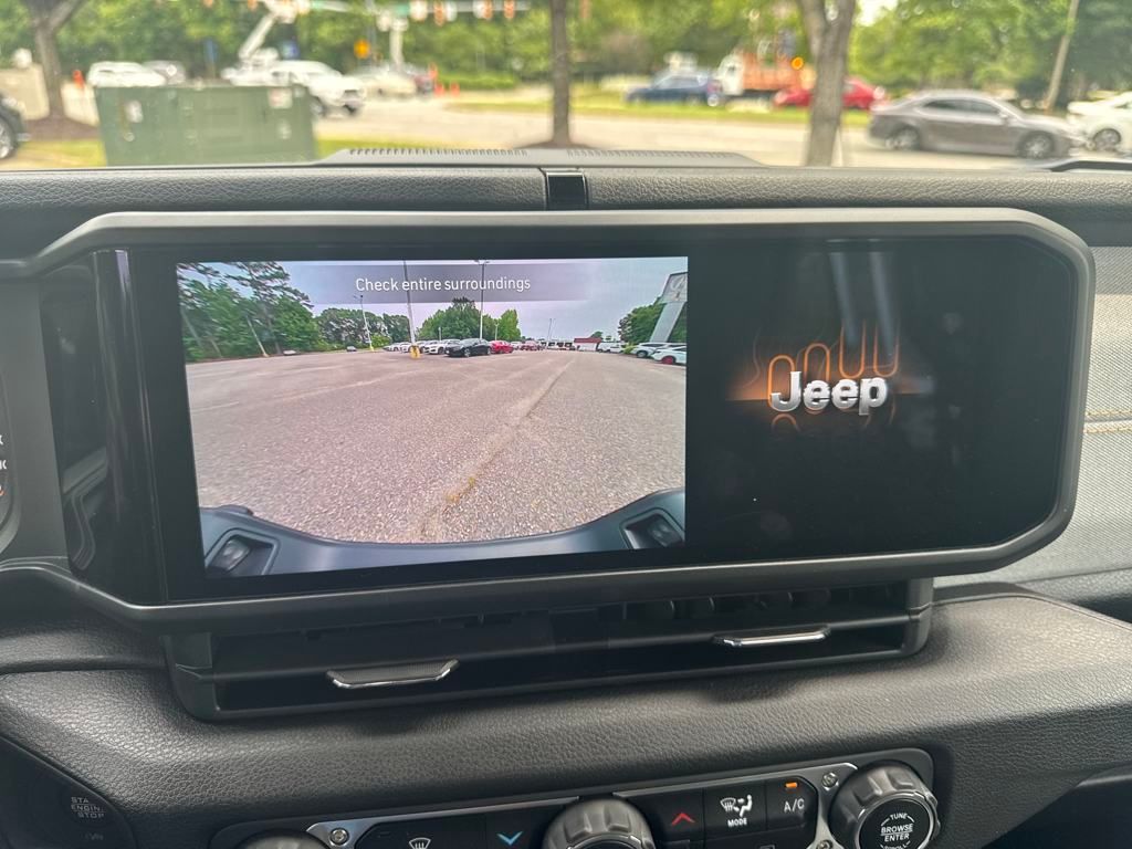 2024 Jeep Gladiator Sport photo 13