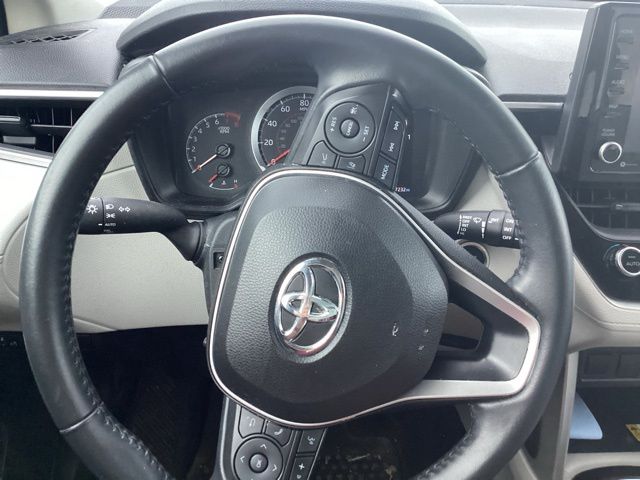 2022 Toyota Corolla Cross LE photo 27