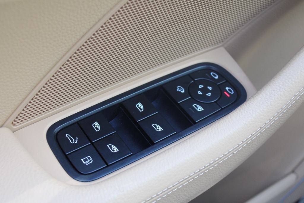 2023 Porsche Panamera E-Hybrid 4 photo 15