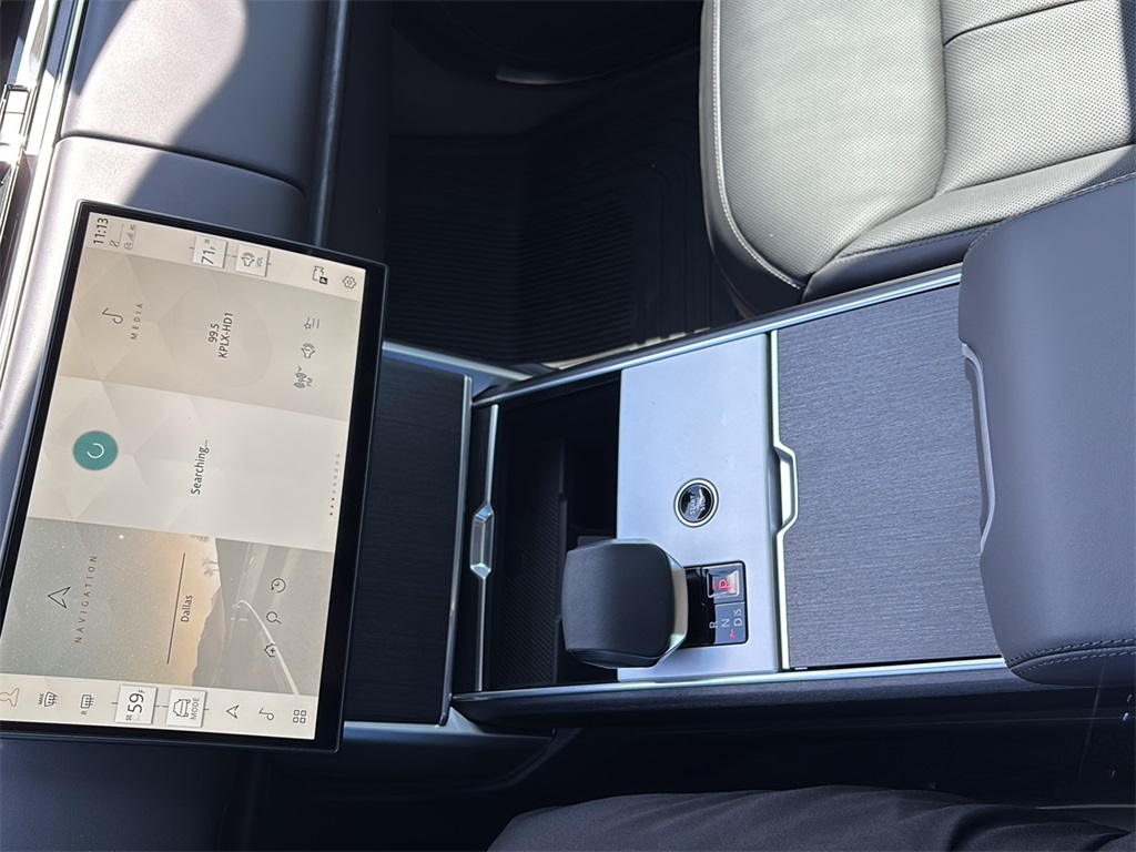 2025 Land Rover Range Rover SE photo 27