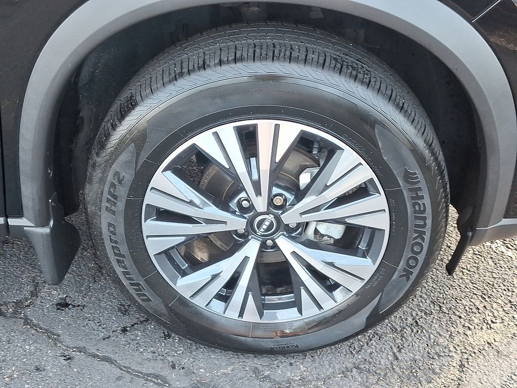 2023 Nissan Rogue SV photo 4