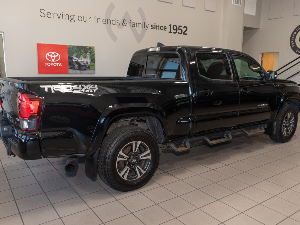 2019 Toyota Tacoma TRD Sport photo 18