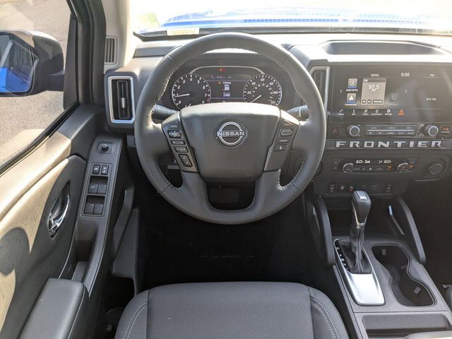 2025 Nissan Frontier SV photo 14