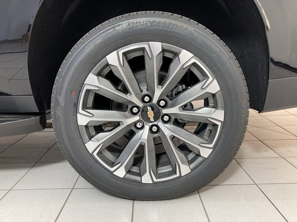 2026 Chevrolet Suburban High Country photo 23