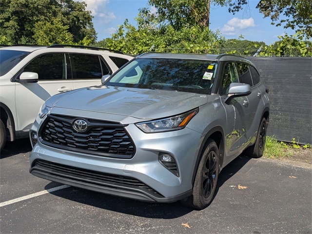 2020 Toyota Highlander XLE photo 3