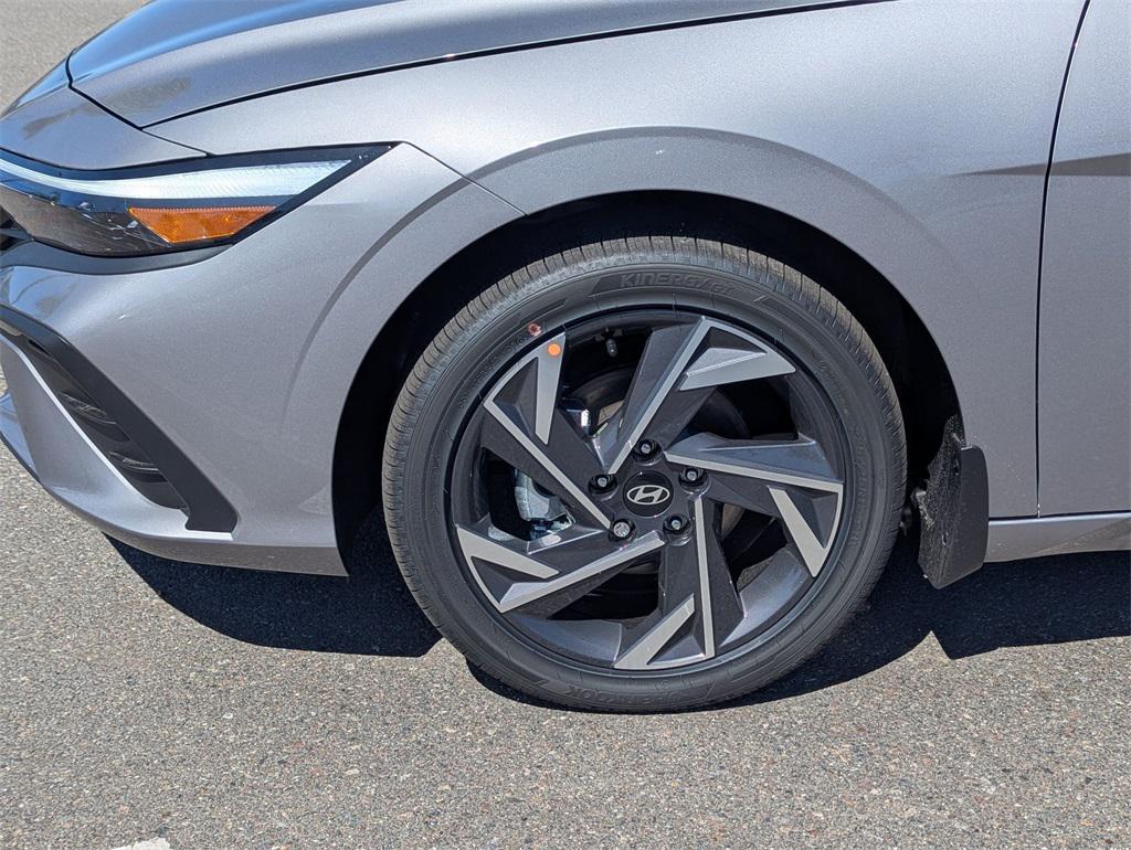 2025 Hyundai Elantra Hybrid SEL Sport photo 12