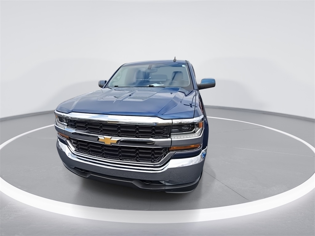 2018 Chevrolet Silverado 1500 LT photo 3
