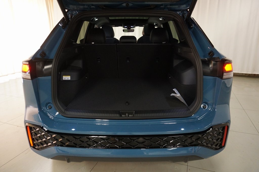 2025 Volkswagen Tiguan SE R-Line Black photo 25
