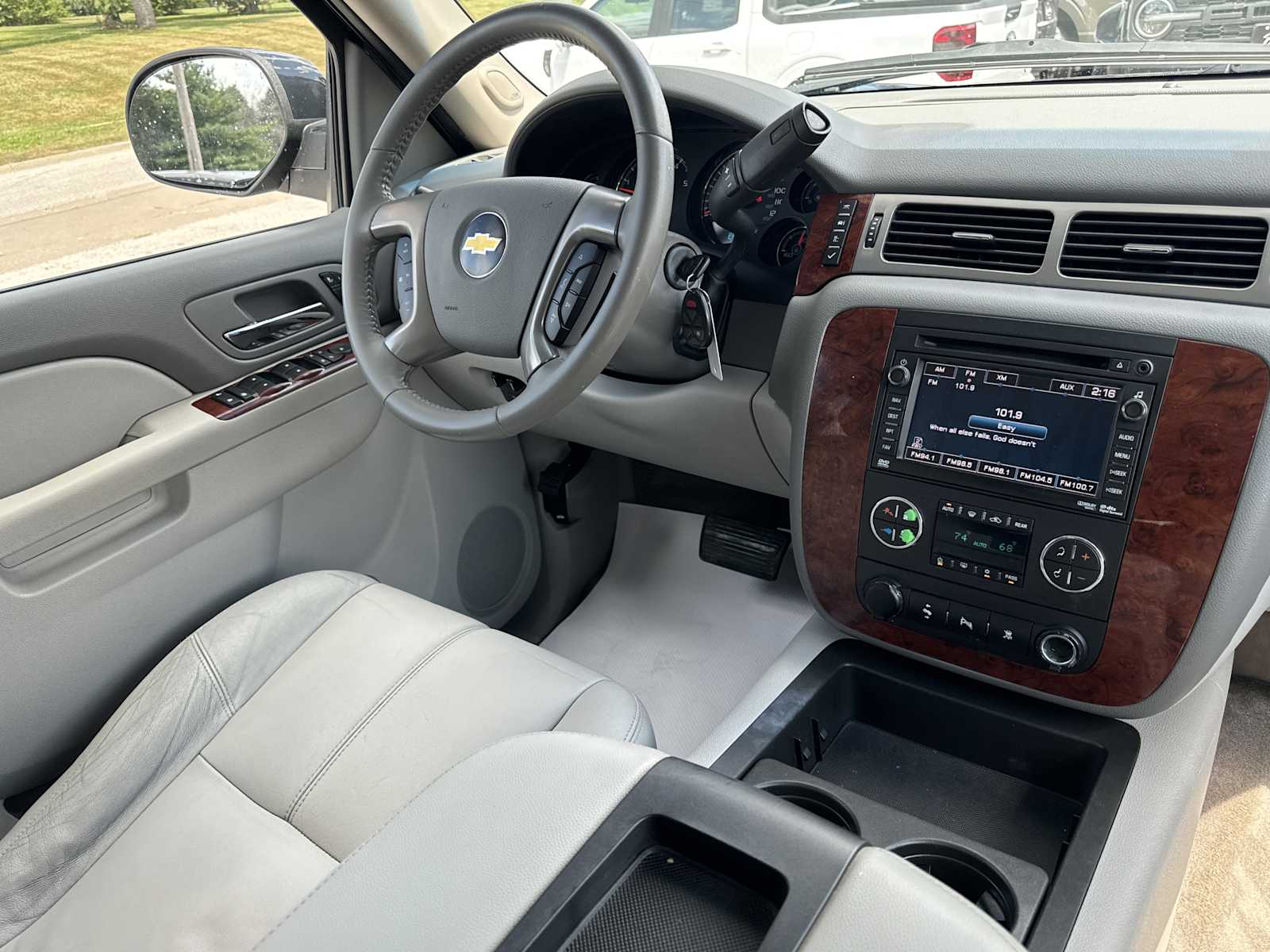 2011 Chevrolet Tahoe LT photo 18