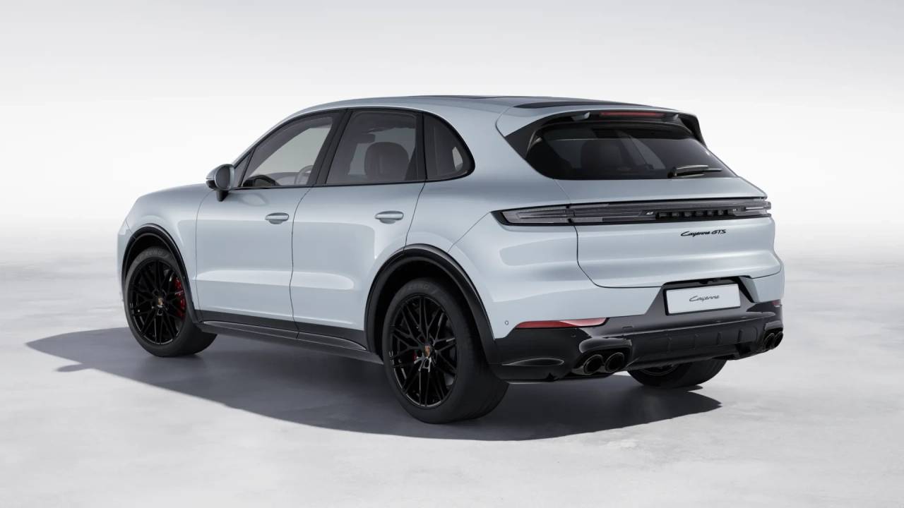 2025 Porsche Cayenne GTS photo 3