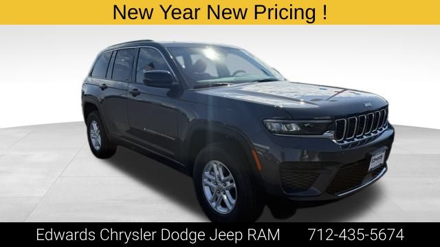 2025 Jeep Grand Cherokee Laredo's photo