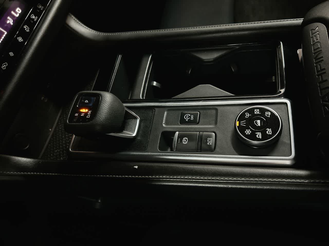 2022 Nissan Pathfinder SV photo 25