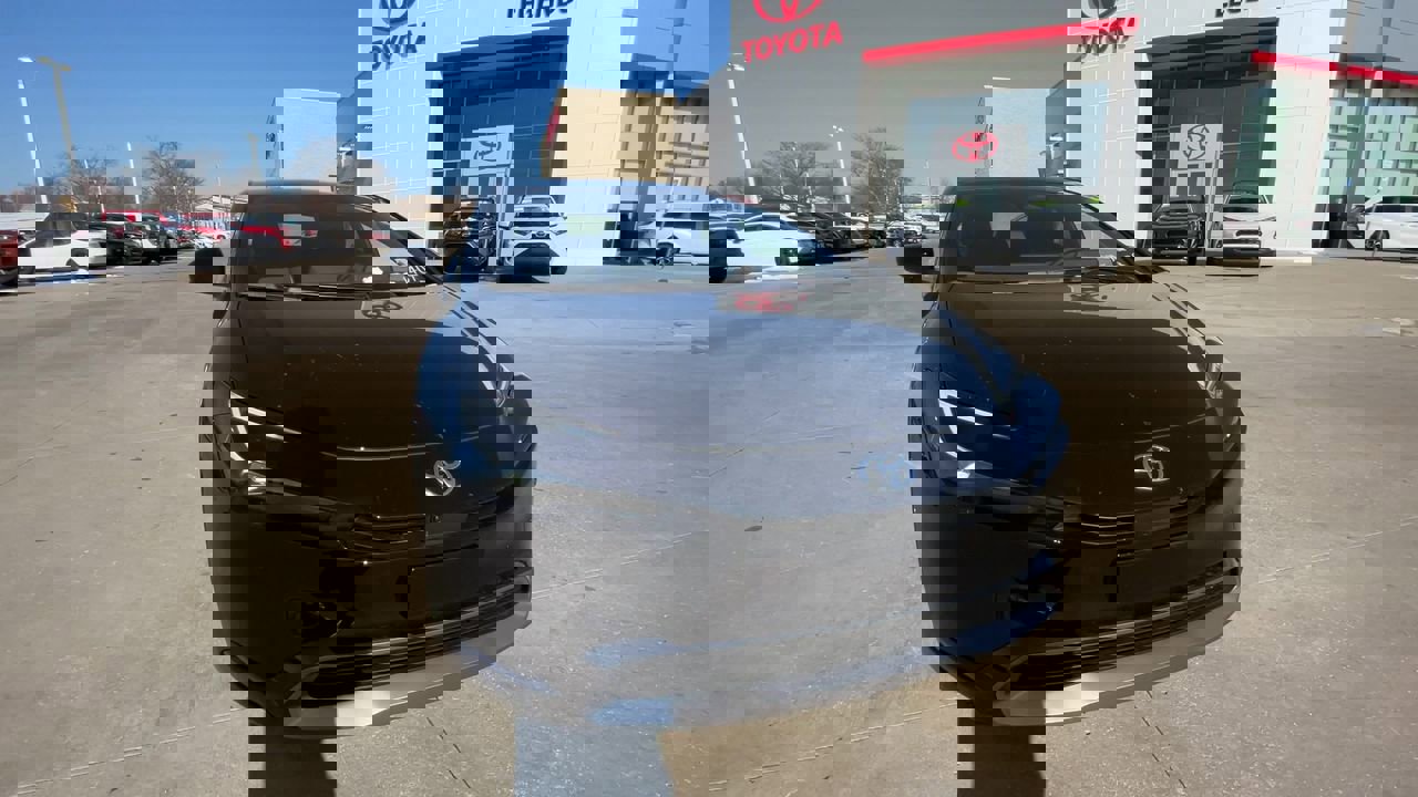 2024 Toyota Prius Limited photo 3