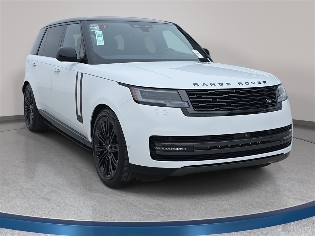 2025 Land Rover Range Rover SE photo 3