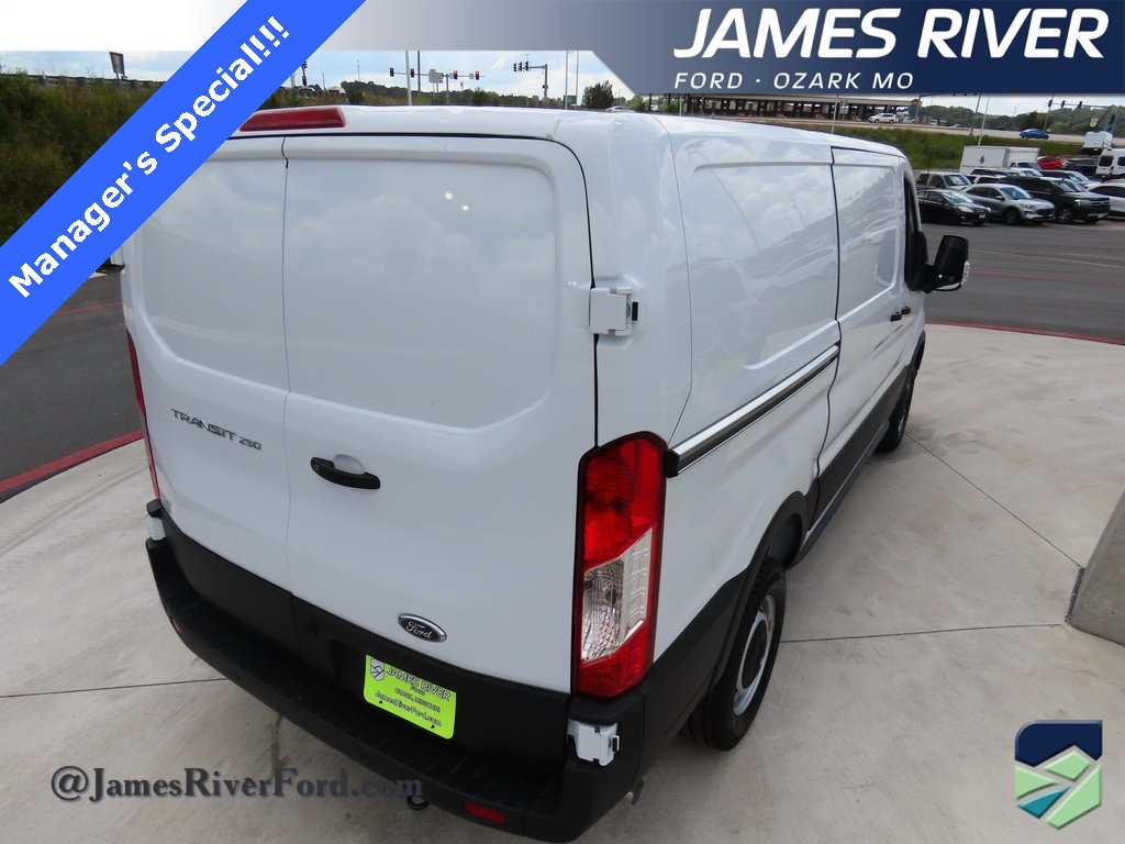 2024 Ford Transit photo 5