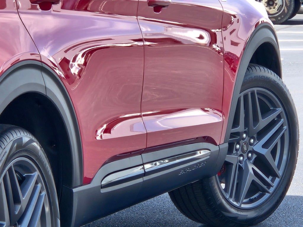 2025 Ford Explorer ST-Line photo 11