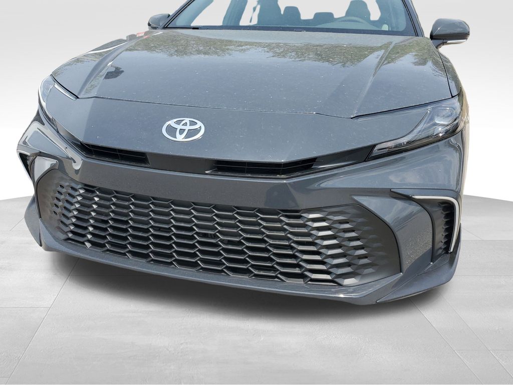 2025 Toyota Camry SE photo 10