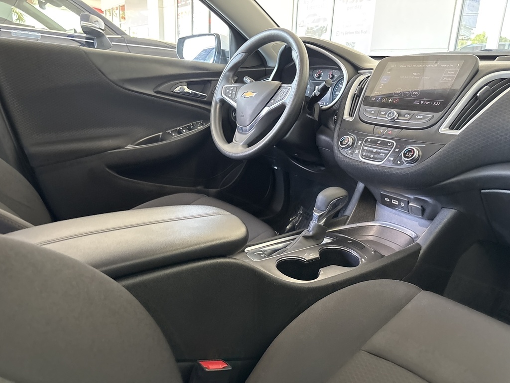 2023 Chevrolet Malibu 1LT photo 21