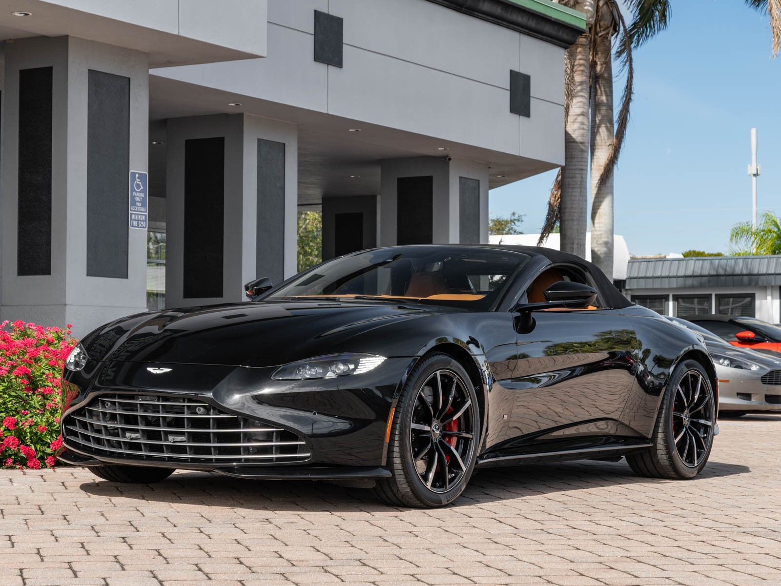 2021 Aston Martin Vantage photo 37