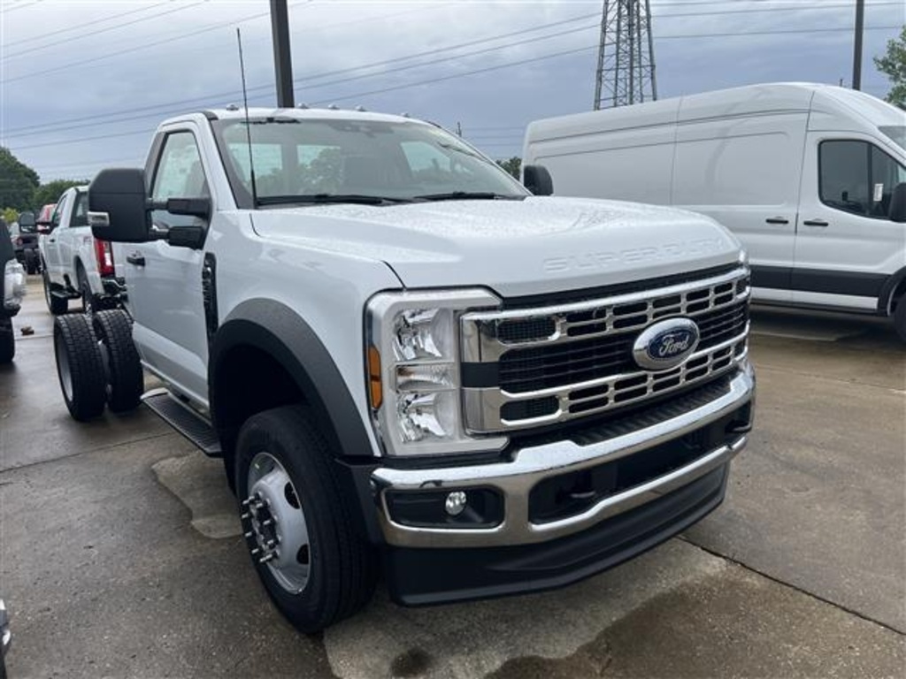 2025 Ford F-550 XL photo 3
