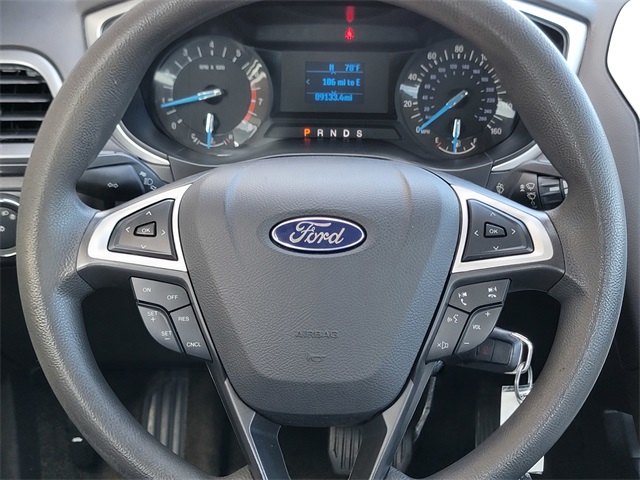 2016 Ford Fusion S photo 25