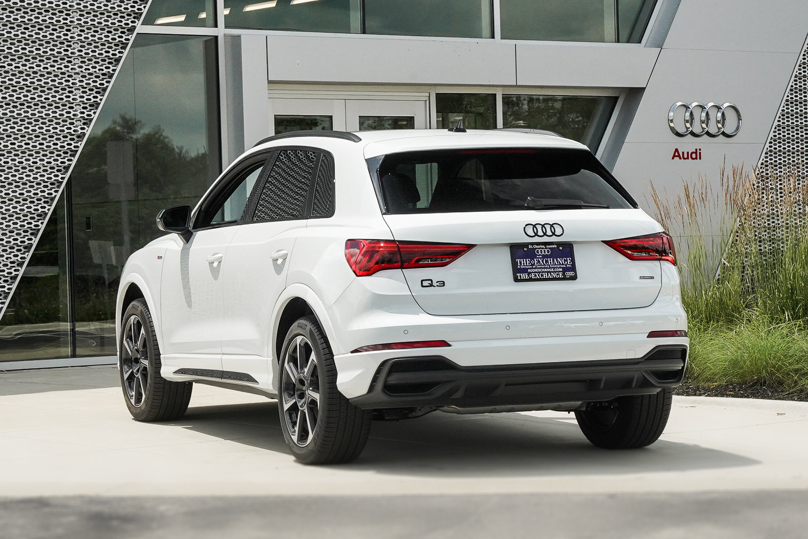 2025 Audi Q3 S line Premium Plus photo 4