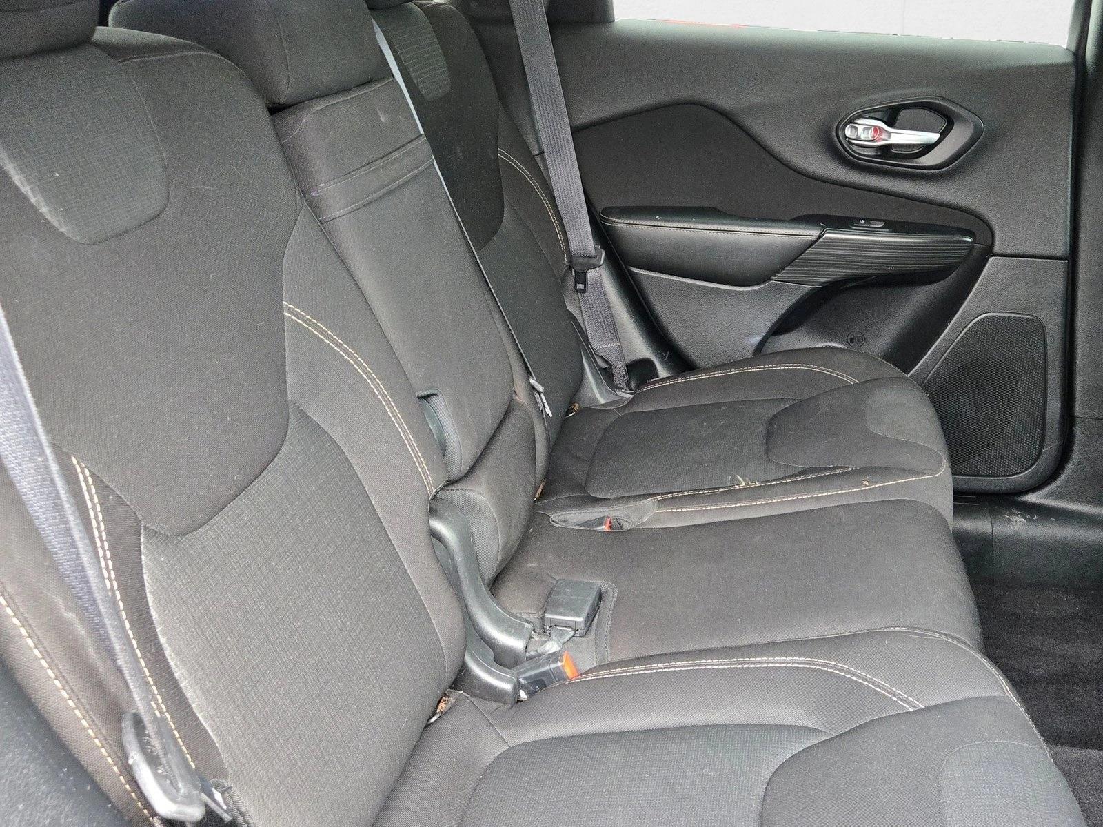 2016 Jeep Cherokee Latitude photo 19