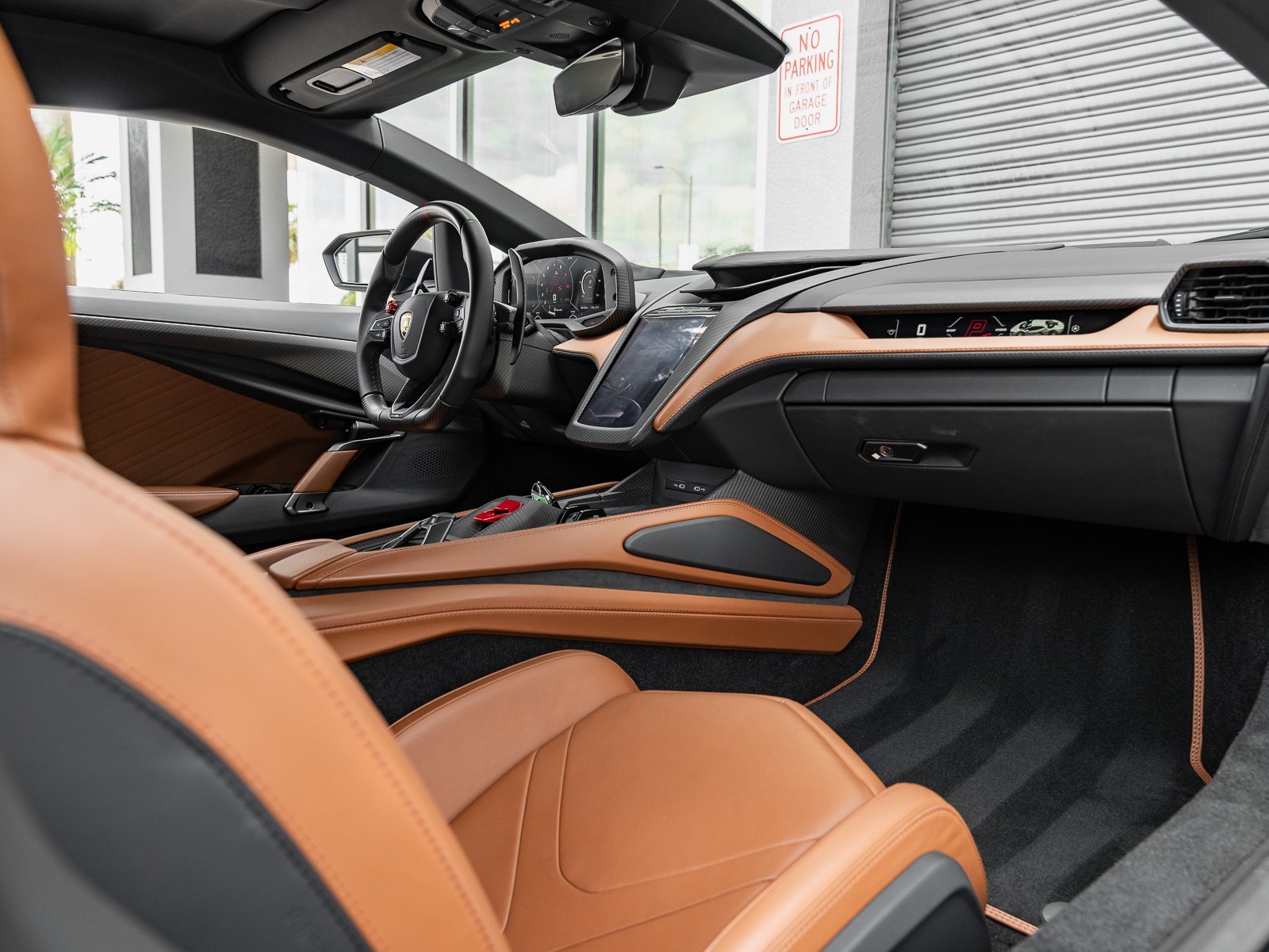 2024 Lamborghini Revuelto photo 2