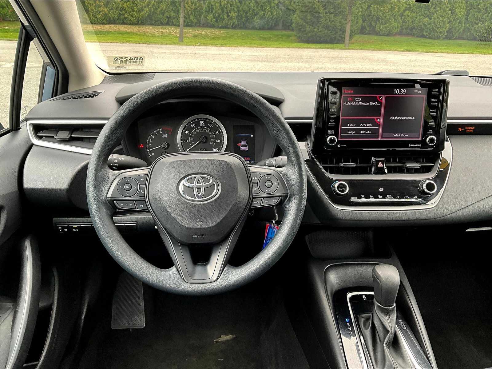 2022 Toyota Corolla LE photo 17
