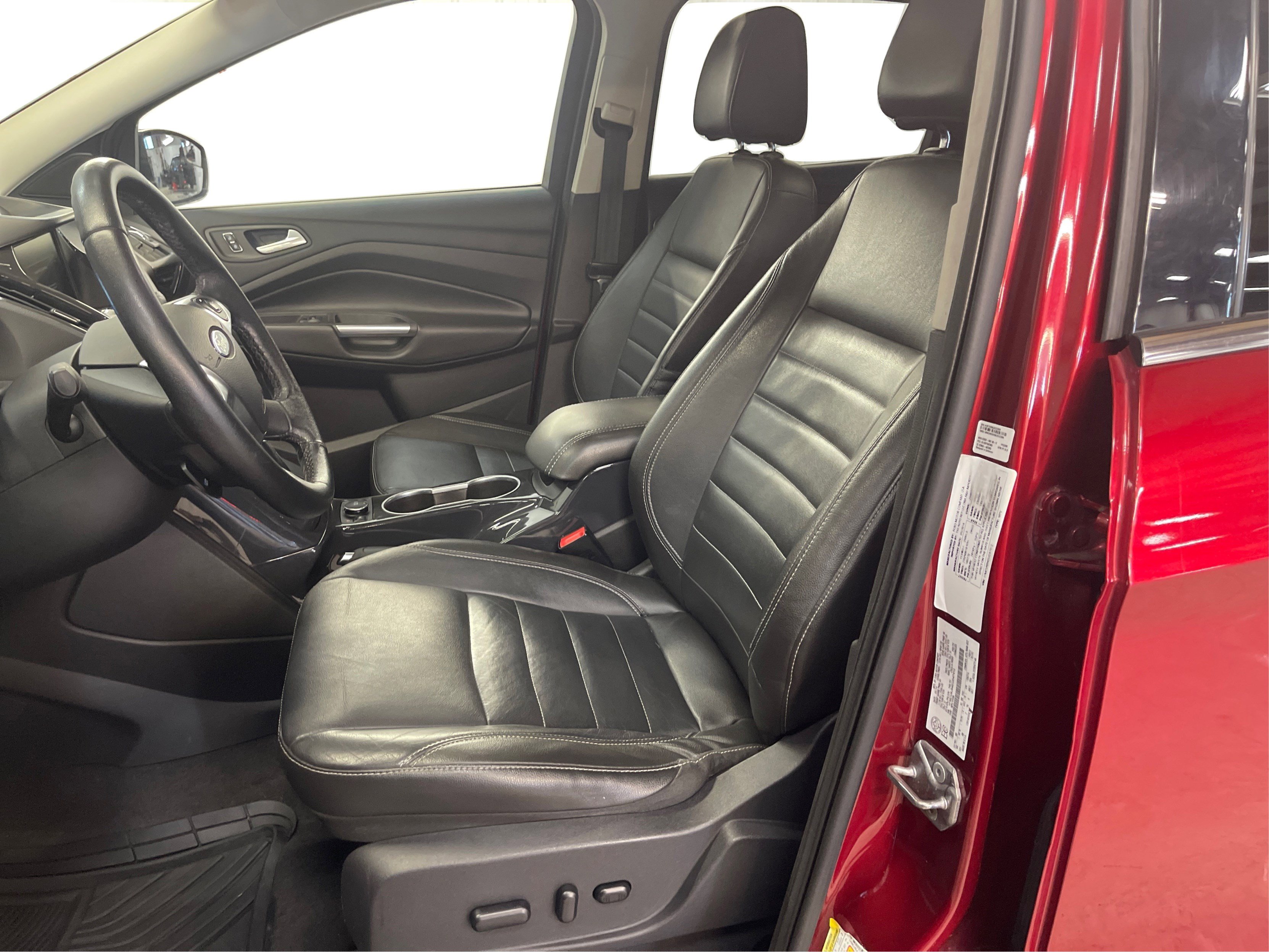 2014 Ford Escape Titanium photo 21