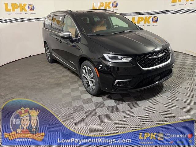 2026 Chrysler Pacifica Pinnacle's photo