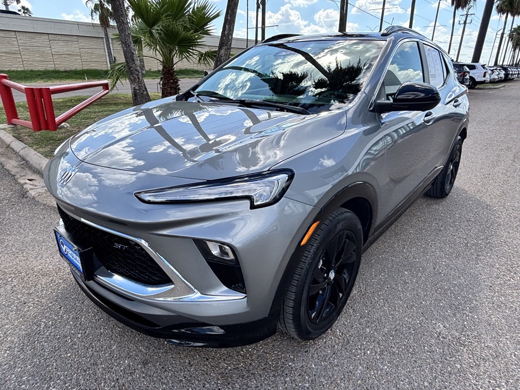 2024 Buick Encore GX Sport Touring photo 3
