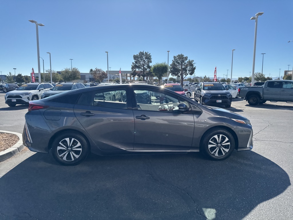 2018 Toyota Prius Prime Plus photo 4