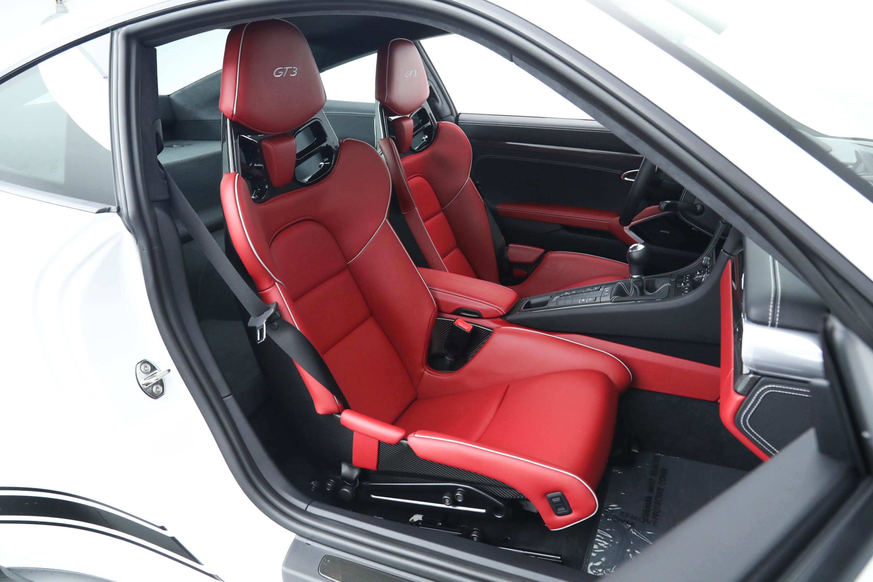 2018 Porsche 911 GT3 Touring photo 16