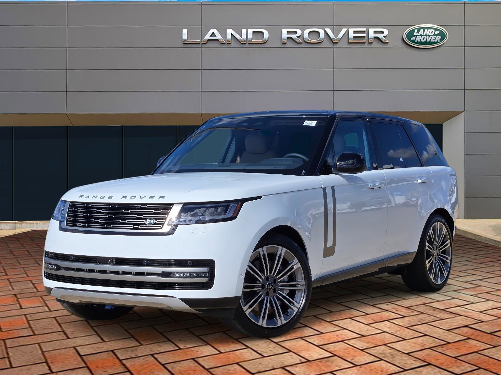 2025 Land Rover Range Rover SE's photo